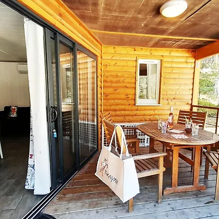 La Pinatelle Kamp alanı Saint-Auban (Alpes-Maritimes)