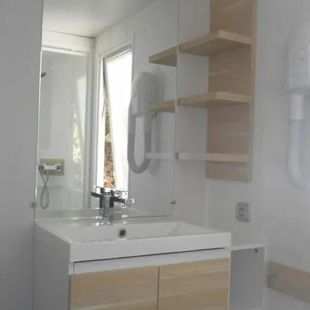 La Pinatelle Kamp alanı Saint-Auban (Alpes-Maritimes)