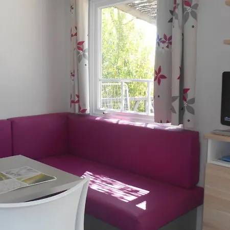 La Pinatelle Kamp alanı 2*